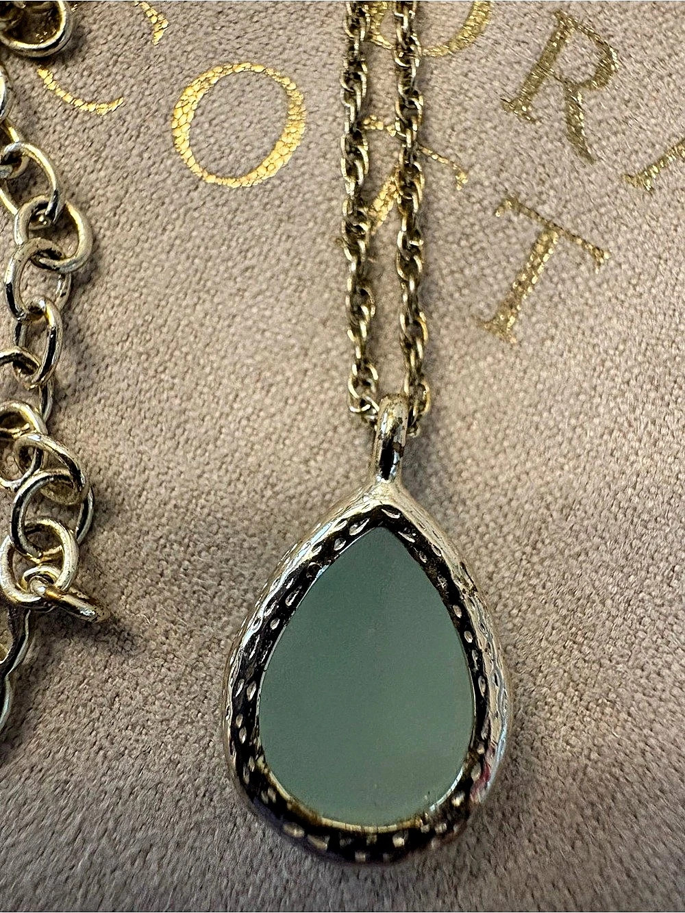 Kendra Scott Retired Kiri Necklace & Allison Earrings Chalcedony Gold Set - Picture 7 of 7